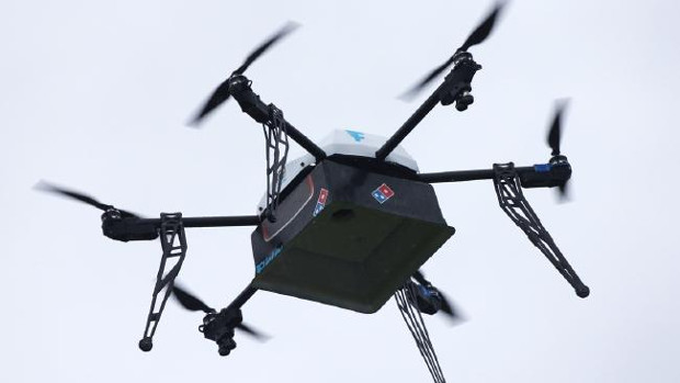 Drones : « Que ce soit pour livrer une pizza ou un défibrillateur, la  sécurité prime avant tout »